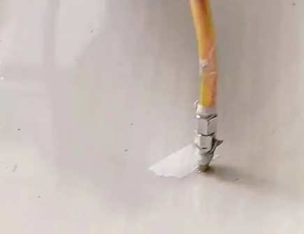 茌平瓷砖空鼓维修公司专业解答在瓷砖铺贴过程中，如果使用的砂料过粗（如全部使用了粗砂），可能会导致以下问题